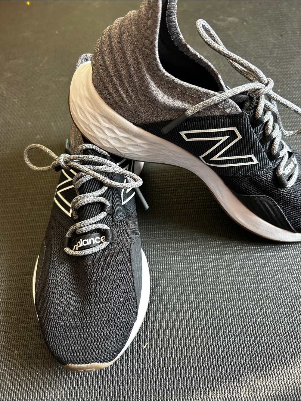 New Balance Fresh Foam Roav Women’s size  8 Black Gray Running Shoes
